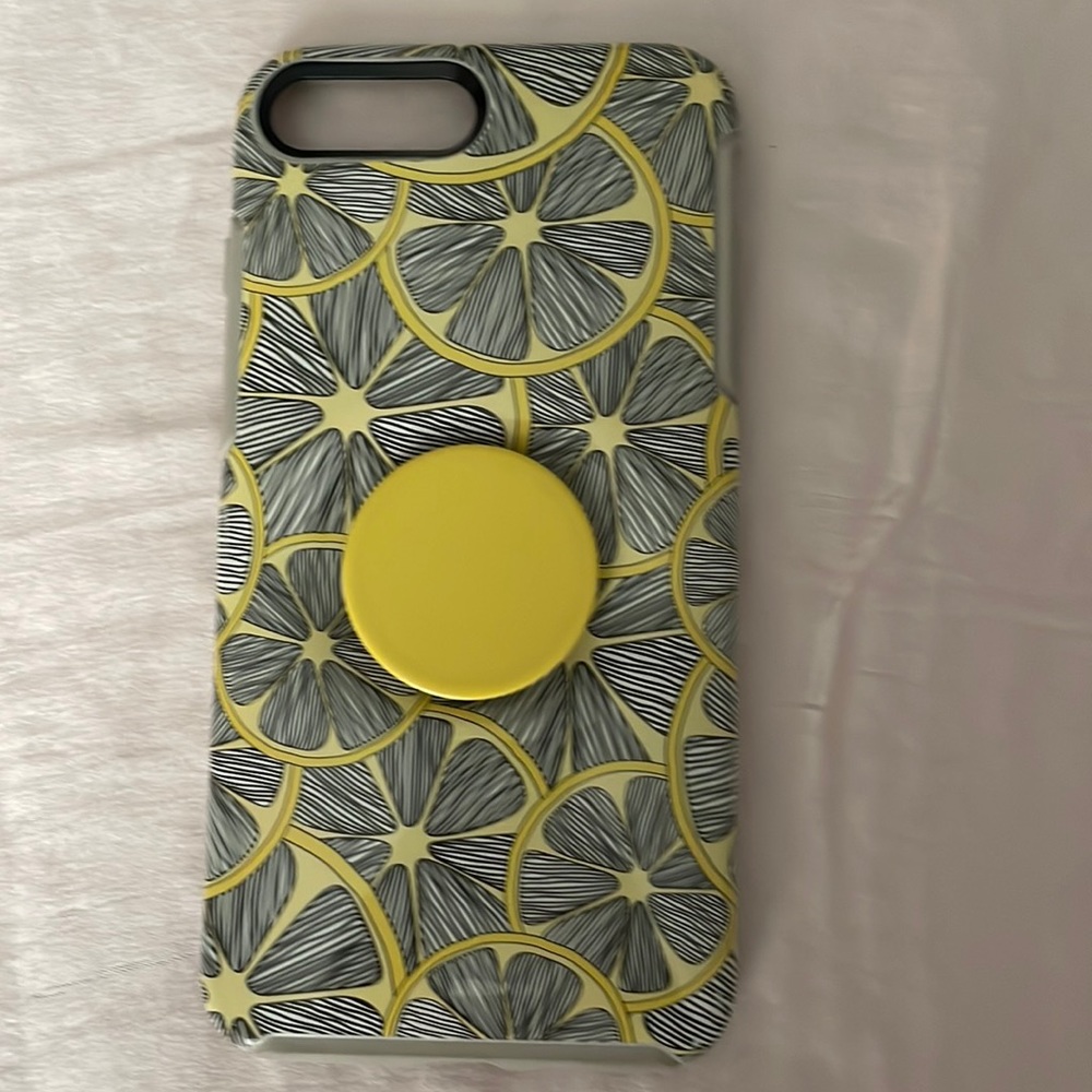 iPhone 7 Plus otter box phone case